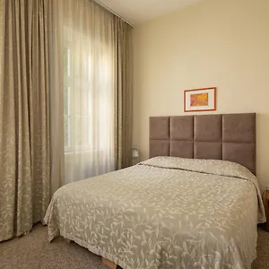 Mamaison Izabella 4*, Budapest Hungría